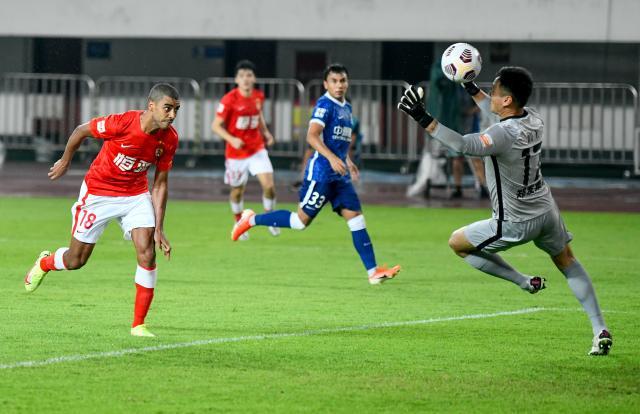 星空体育APP-严鼎皓已成郑智接班人?助攻王带广州队锁定争冠赛