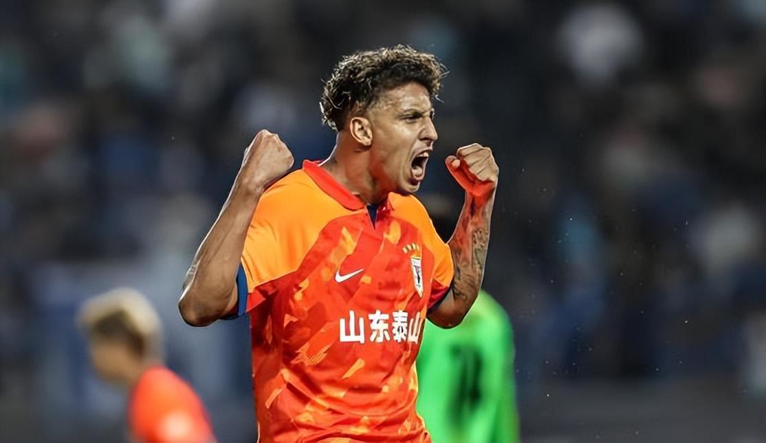 星空体育首页-鲁能二队全力冲甲!未来将从一线队借调四位王牌,让他们踢核心