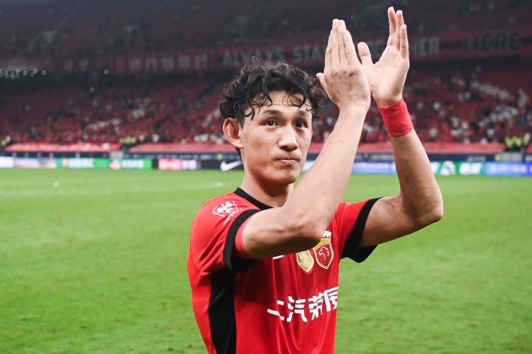 星空体育官方网站-东体：海港取胜积分成功转正，王燊超绝杀球展现穆斯卡特战术要求